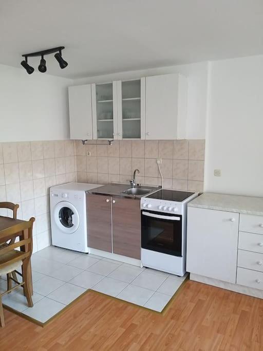 Nice Apartment On Quite Location Near City Center สปลิท ภายนอก รูปภาพ