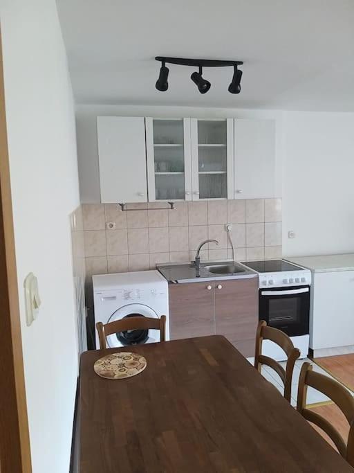 Nice Apartment On Quite Location Near City Center สปลิท ภายนอก รูปภาพ